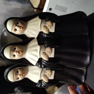 Vintage nun music box/plays music